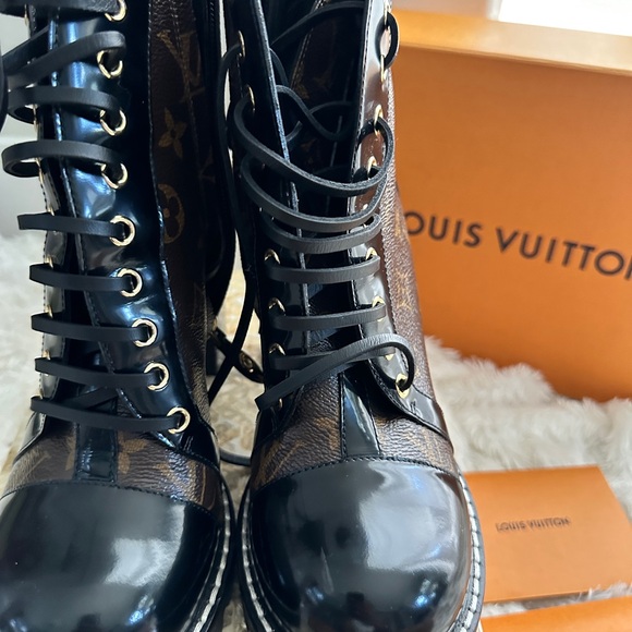 Louis Vuitton Boots - Picture 7 of 11